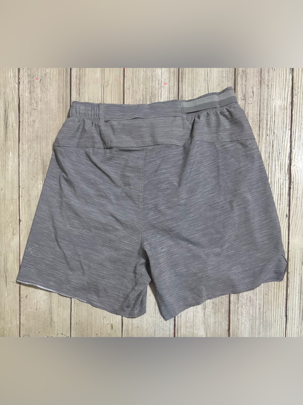 Lululemon Men’s M Surge Athletic Shorts 6” light Heathered gray